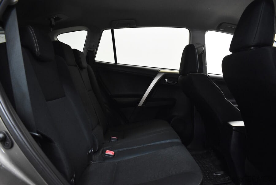 Фото TOYOTA RAV4 IV (XA40) с пробегом | №13