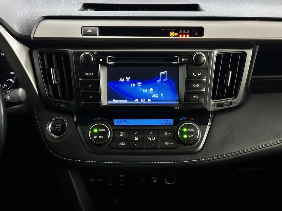 Фото TOYOTA RAV4 IV (XA40) Рестайлинг с пробегом | №7