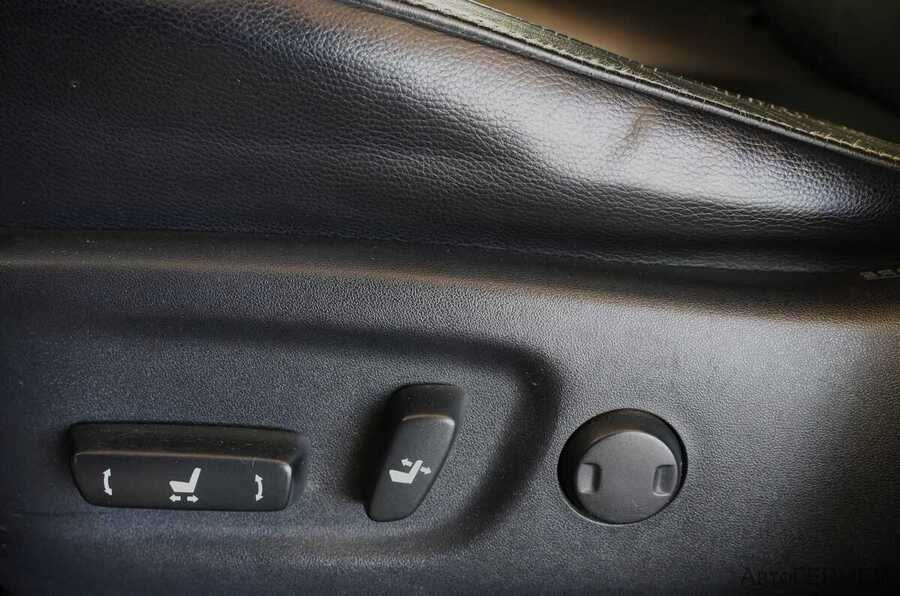 Фото TOYOTA RAV4 IV (XA40) с пробегом | №12