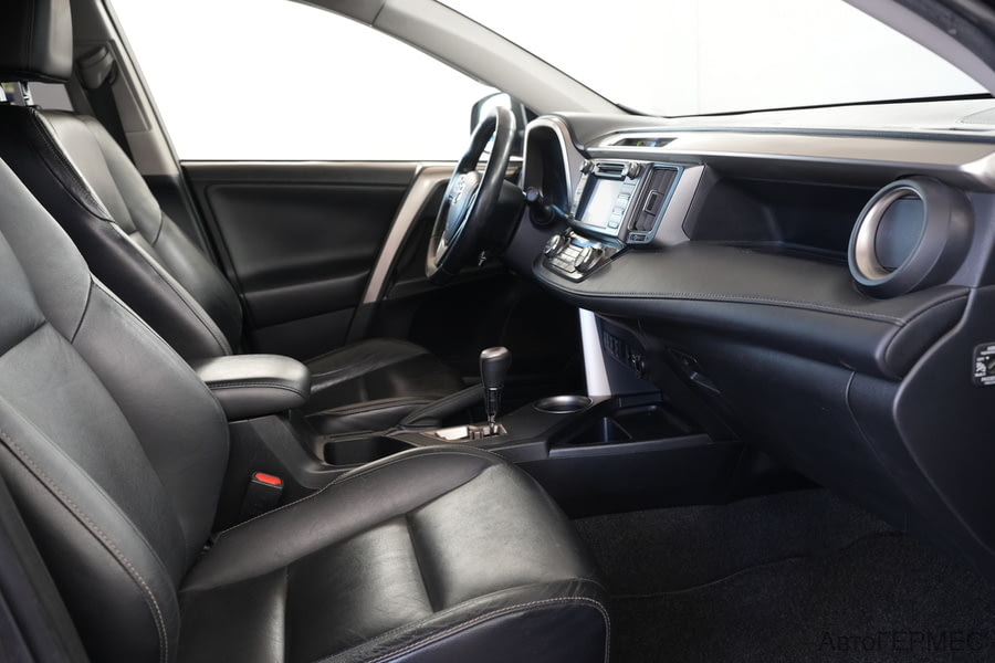 Фото TOYOTA RAV4 IV (XA40) с пробегом | №13