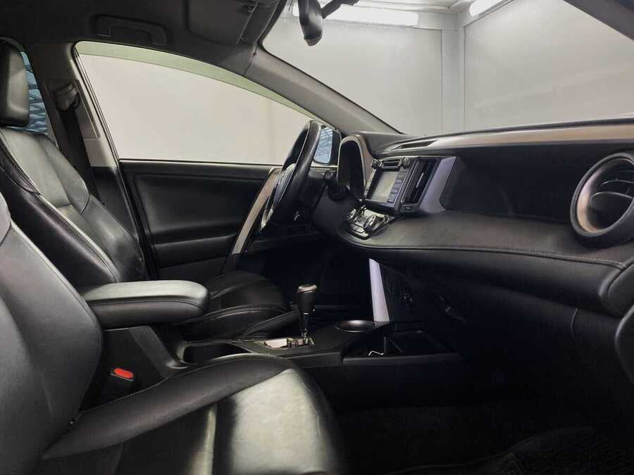 Фото TOYOTA RAV4 IV (XA40) с пробегом | №13 Фото TOYOTA RAV4 IV (XA40) с пробегом | №13
