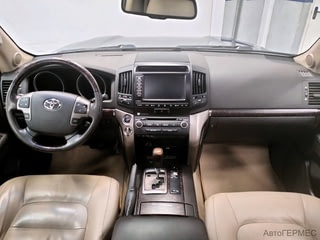 Фото TOYOTA Land Cruiser 200 SERIES с пробегом
