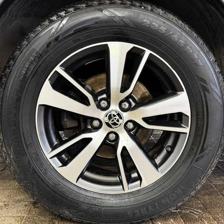 Фото TOYOTA RAV4 IV (XA40) Рестайлинг с пробегом | №17