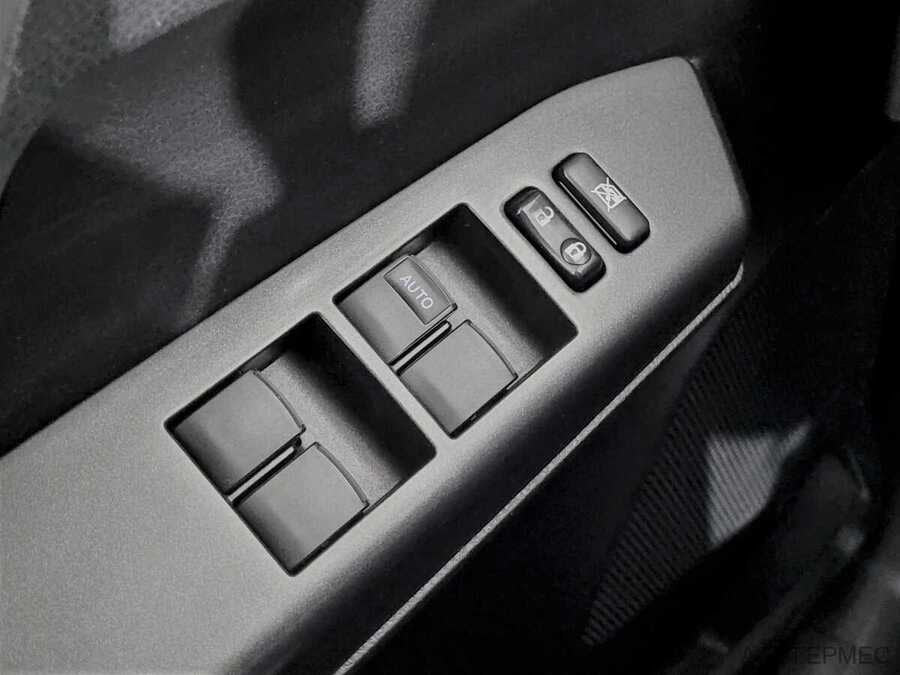 Фото TOYOTA RAV4 IV (XA40) Рестайлинг с пробегом | №10