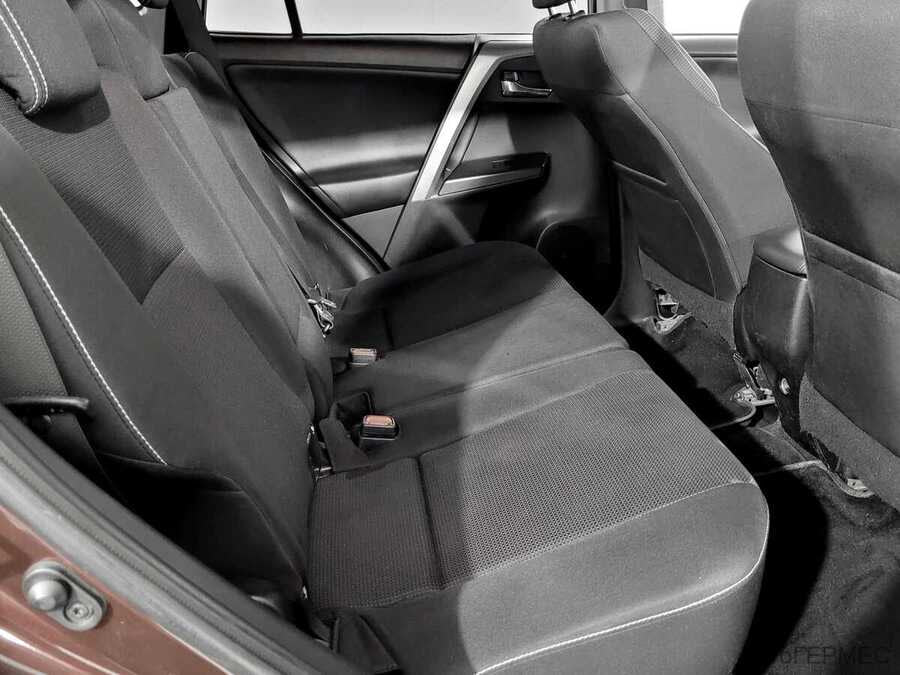 Фото TOYOTA RAV4 IV (XA40) Рестайлинг с пробегом | №12