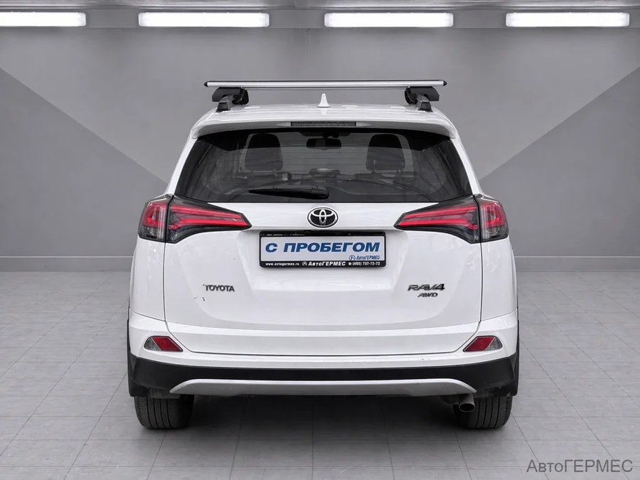 Фото TOYOTA RAV4 IV (XA40) Рестайлинг с пробегом | №3