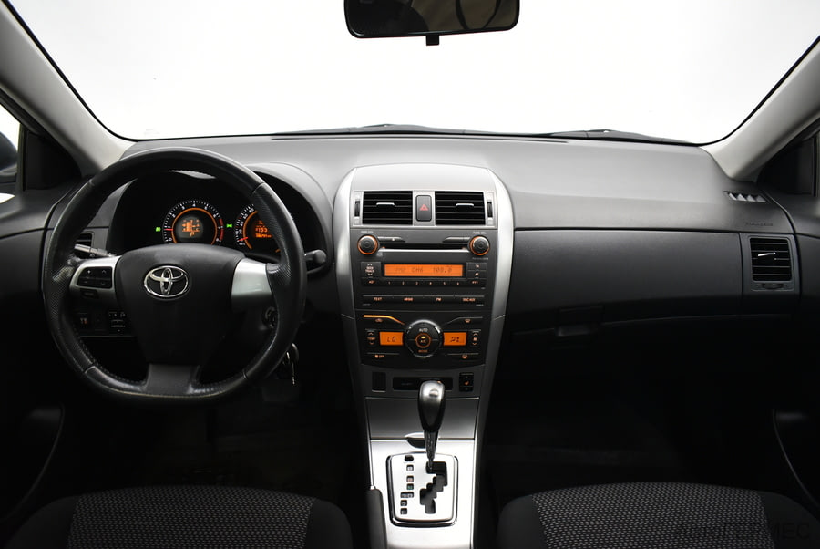 Фото TOYOTA Corolla X (E140, E150) Рестайлинг с пробегом | №5
