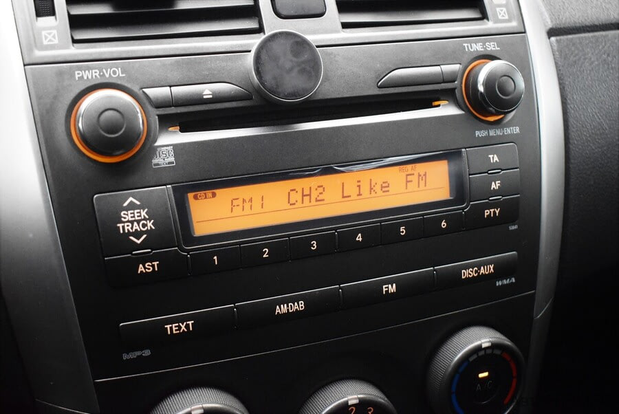 Фото TOYOTA Corolla X (E140, E150) Рестайлинг с пробегом | №7