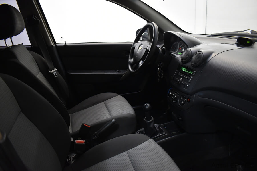 Фото Chevrolet Aveo I Рестайлинг с пробегом | №8 Фото Chevrolet Aveo I Рестайлинг с пробегом | №8