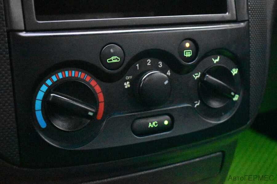 Фото Chevrolet Aveo I с пробегом | №8