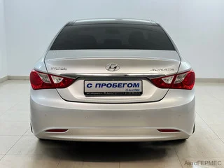 Фото HYUNDAI Sonata VI (YF) с пробегом