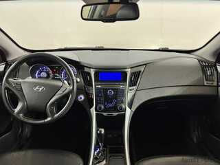Фото HYUNDAI Sonata VI (YF) с пробегом