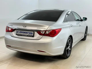 Фото HYUNDAI Sonata VI (YF) с пробегом