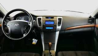 Фото HYUNDAI Sonata V (NF) с пробегом