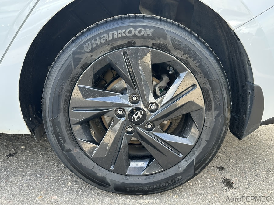 Фото HYUNDAI Elantra VII (CN7) с пробегом | №19