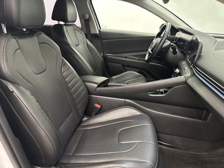 Фото HYUNDAI Elantra VII (CN7) с пробегом | №15