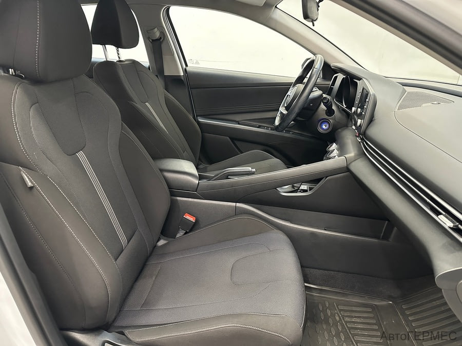 Фото HYUNDAI Elantra VII (CN7) с пробегом | №13