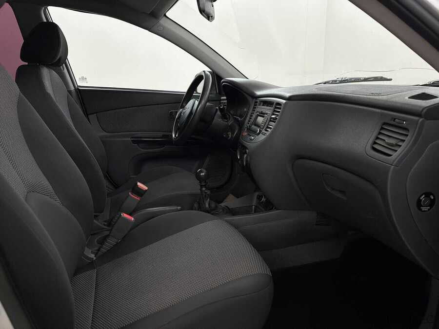 Фото Kia Rio II Рестайлинг с пробегом | №8 Фото Kia Rio II Рестайлинг с пробегом | №8