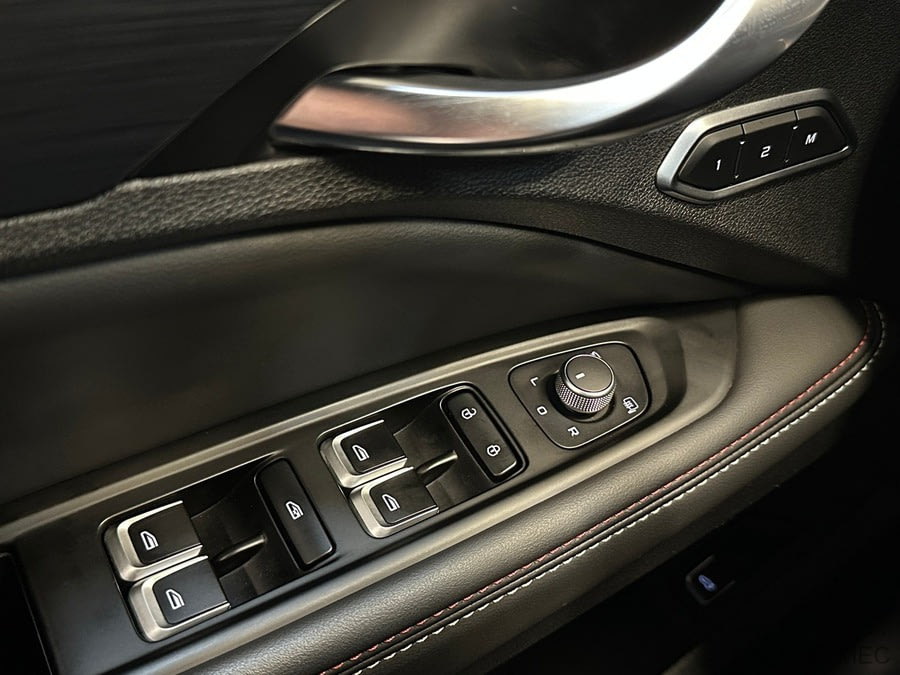 Фото GEELY Tugella I Рестайлинг с пробегом | №12 Фото GEELY Tugella I Рестайлинг с пробегом | №12