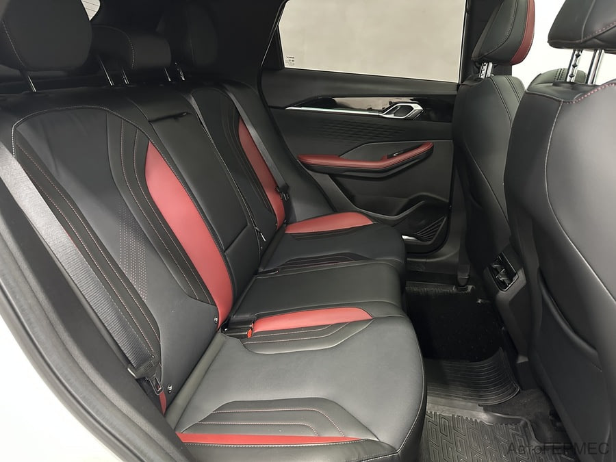 Фото GEELY Coolray I Рестайлинг с пробегом | №14 Фото GEELY Coolray I Рестайлинг с пробегом | №14