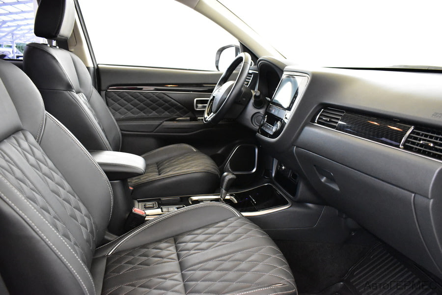 Фото MITSUBISHI Outlander III Рестайлинг 3 с пробегом | №13 Фото MITSUBISHI Outlander III Рестайлинг 3 с пробегом | №13
