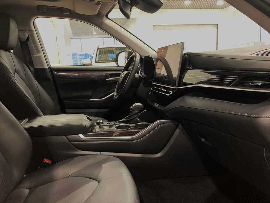 Фото TOYOTA Highlander IV (U70) с пробегом | №15