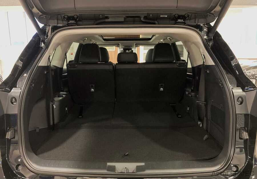 Фото TOYOTA Highlander IV (U70) с пробегом | №23