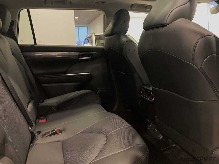 Фото TOYOTA Highlander IV (U70) с пробегом | №16