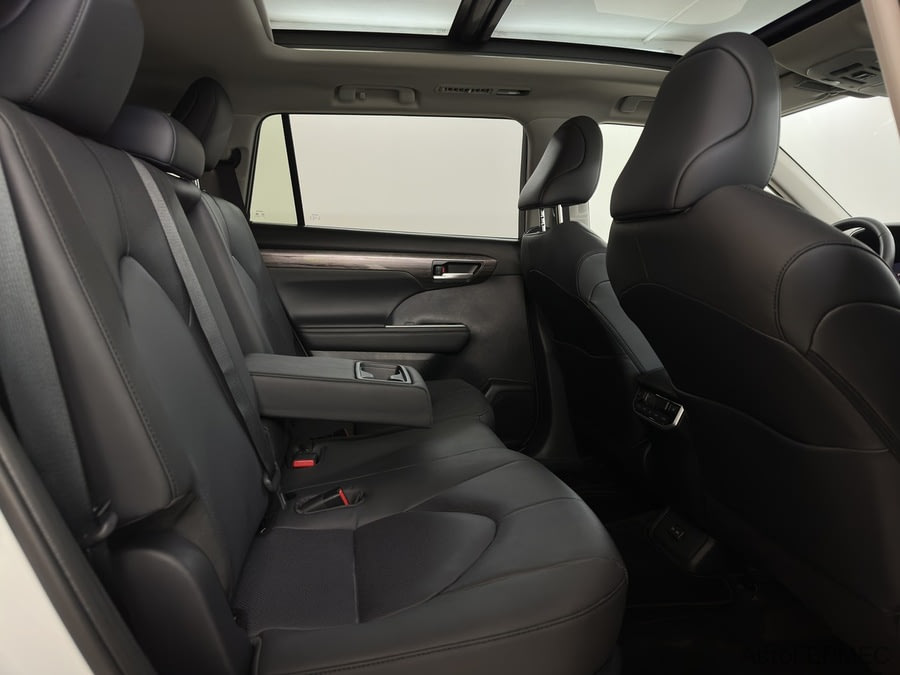 Фото TOYOTA Highlander IV (U70) с пробегом | №14