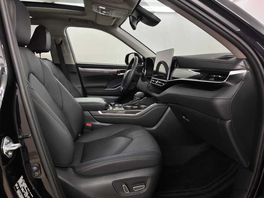 Фото TOYOTA Highlander IV (U70) с пробегом | №18