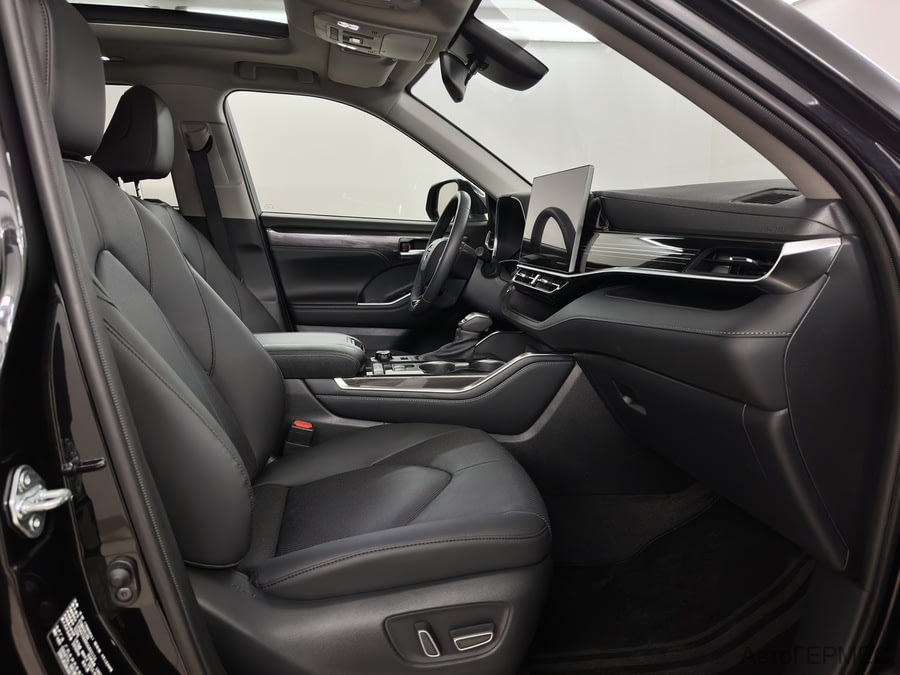 Фото TOYOTA Highlander IV (U70) с пробегом | №18