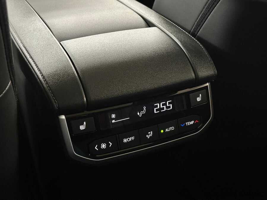 Фото TOYOTA Highlander IV (U70) с пробегом | №12