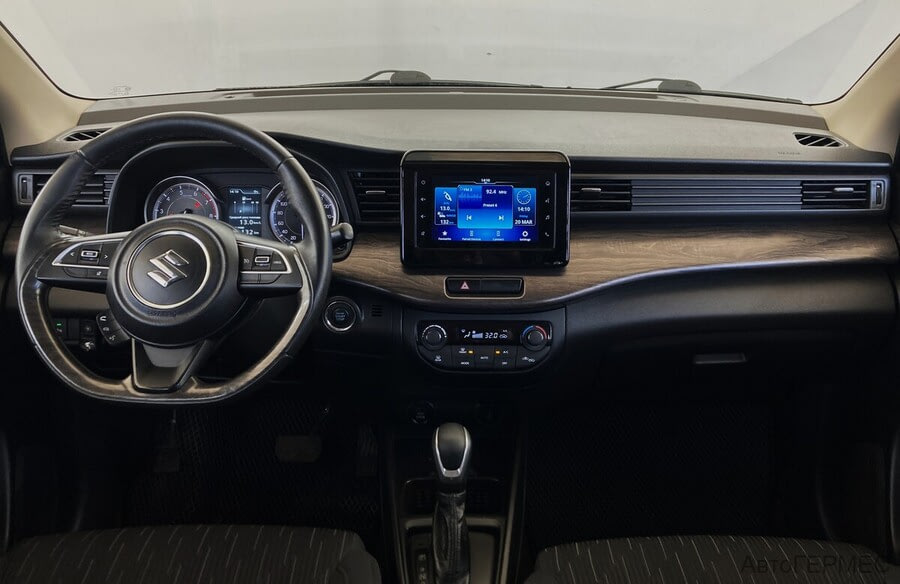 Фото SUZUKI Ertiga II Рестайлинг с пробегом | №5 Фото SUZUKI Ertiga II Рестайлинг с пробегом | №5