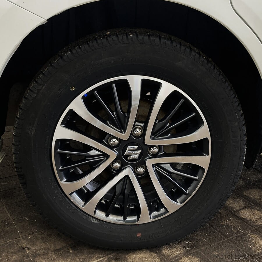 Фото SUZUKI Ertiga II Рестайлинг с пробегом | №18 Фото SUZUKI Ertiga II Рестайлинг с пробегом | №18