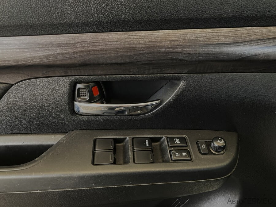 Фото SUZUKI Ertiga II Рестайлинг с пробегом | №11 Фото SUZUKI Ertiga II Рестайлинг с пробегом | №11