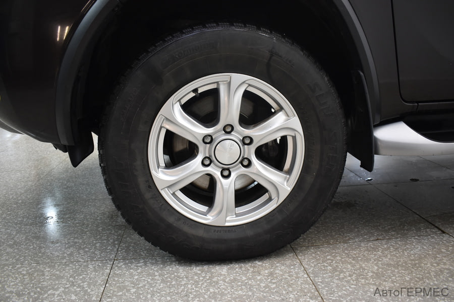 Фото TOYOTA Fortuner II с пробегом | №18 Фото TOYOTA Fortuner II с пробегом | №18