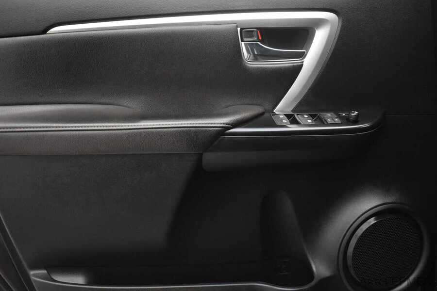 Фото TOYOTA Fortuner II с пробегом | №13