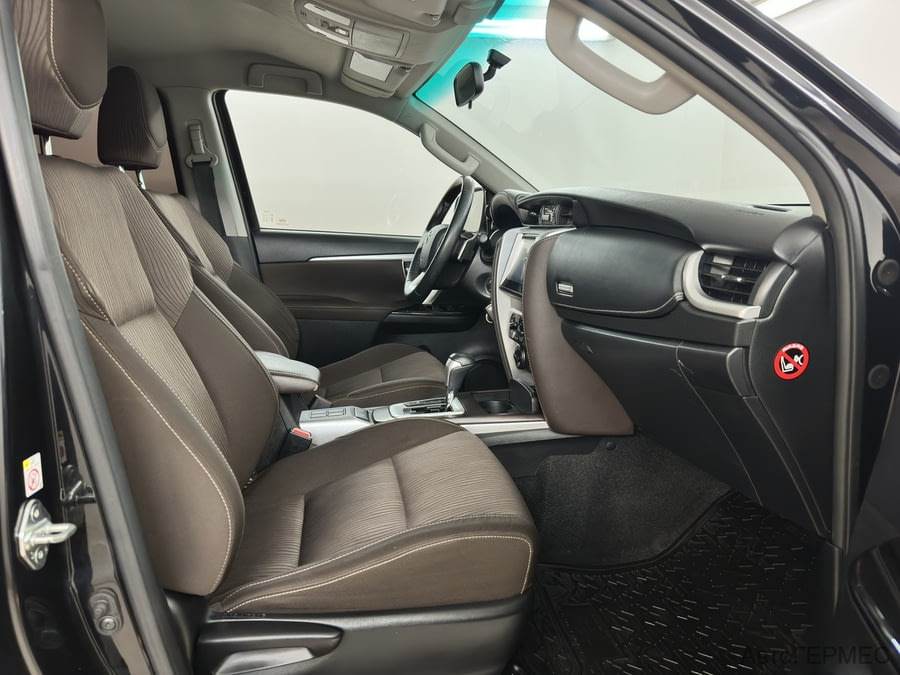 Фото TOYOTA Fortuner II с пробегом | №12 Фото TOYOTA Fortuner II с пробегом | №12