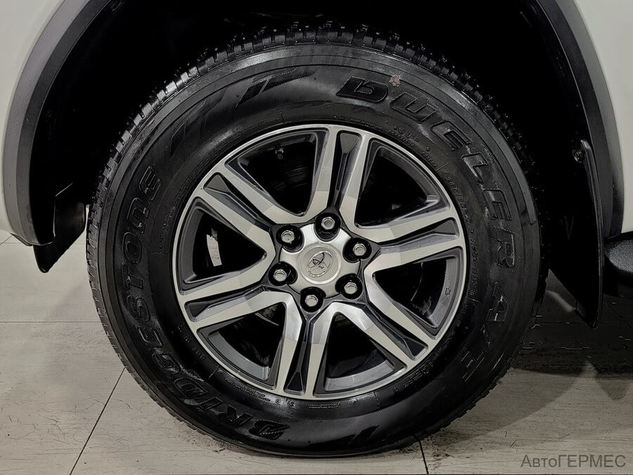 Фото TOYOTA Fortuner II Рестайлинг с пробегом | №15 Фото TOYOTA Fortuner II Рестайлинг с пробегом | №15