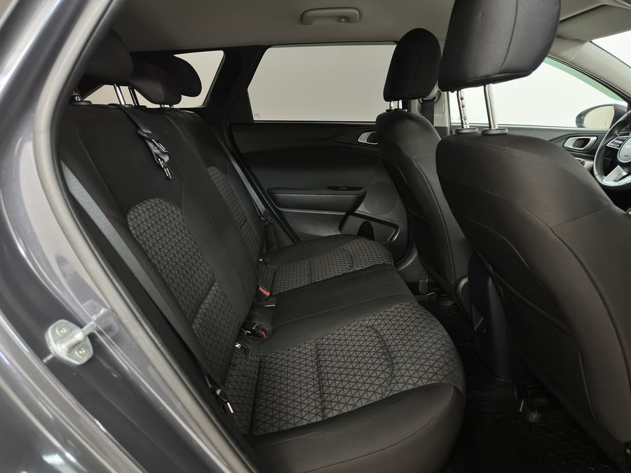 Фото Kia Ceed III Рестайлинг с пробегом | №11