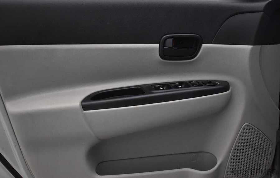 Фото HYUNDAI Verna II с пробегом | №10