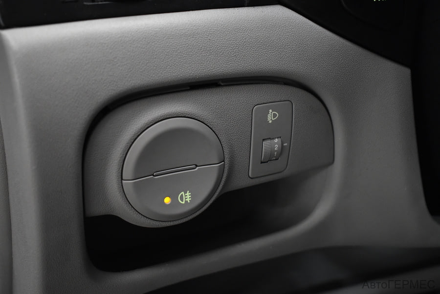 Фото HYUNDAI Verna II с пробегом | №9