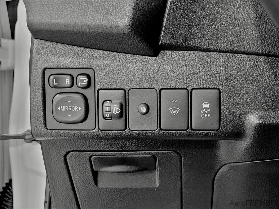 Фото TOYOTA Corolla XI (E160, E170) с пробегом | №8