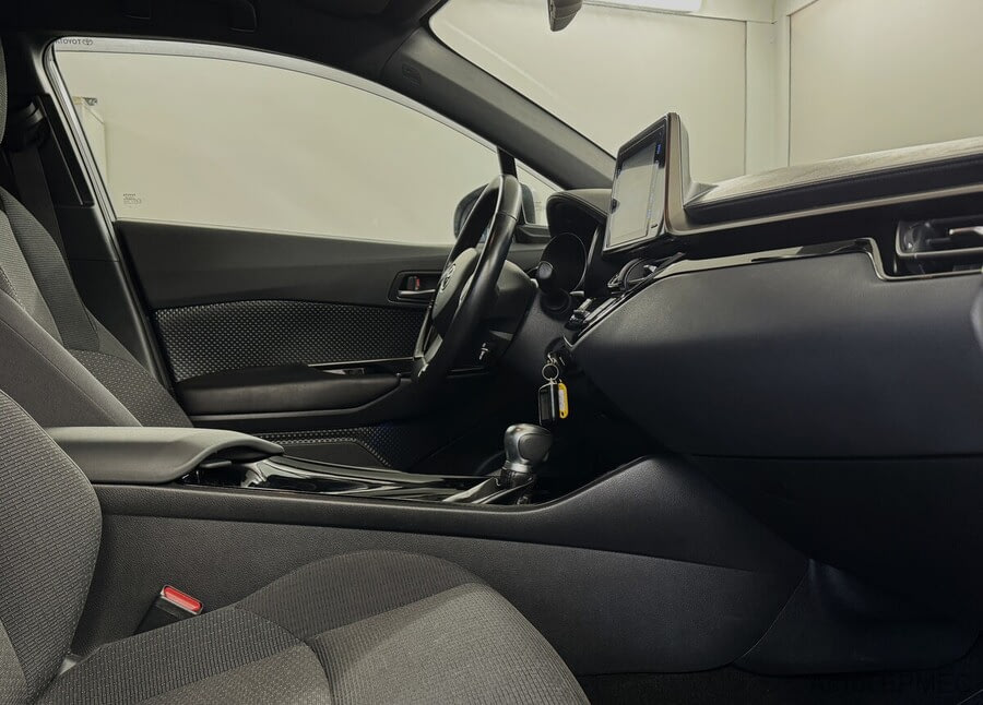 Фото TOYOTA C-Hr I с пробегом | №12