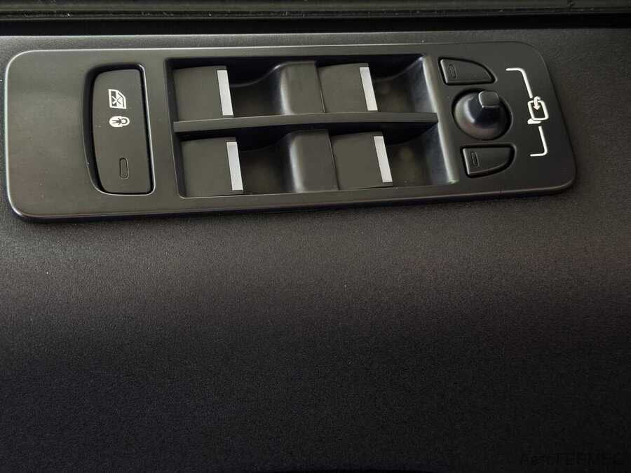 Фото LAND ROVER Discovery Sport I Рестайлинг с пробегом | №12