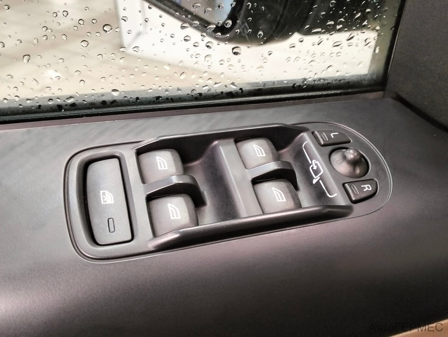 Фото LAND ROVER Freelander II Рестайлинг с пробегом | №9 Фото LAND ROVER Freelander II Рестайлинг с пробегом | №9