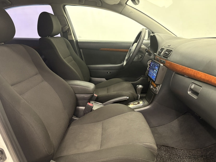 Фото TOYOTA Avensis II Рестайлинг с пробегом | №11