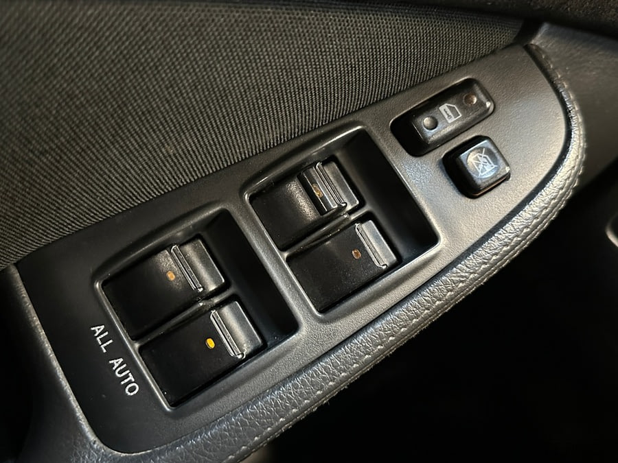 Фото TOYOTA Avensis II Рестайлинг с пробегом | №12