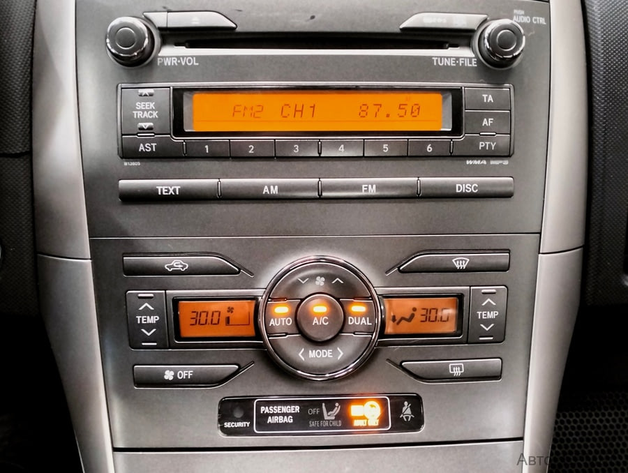 Фото TOYOTA Auris I с пробегом | №7