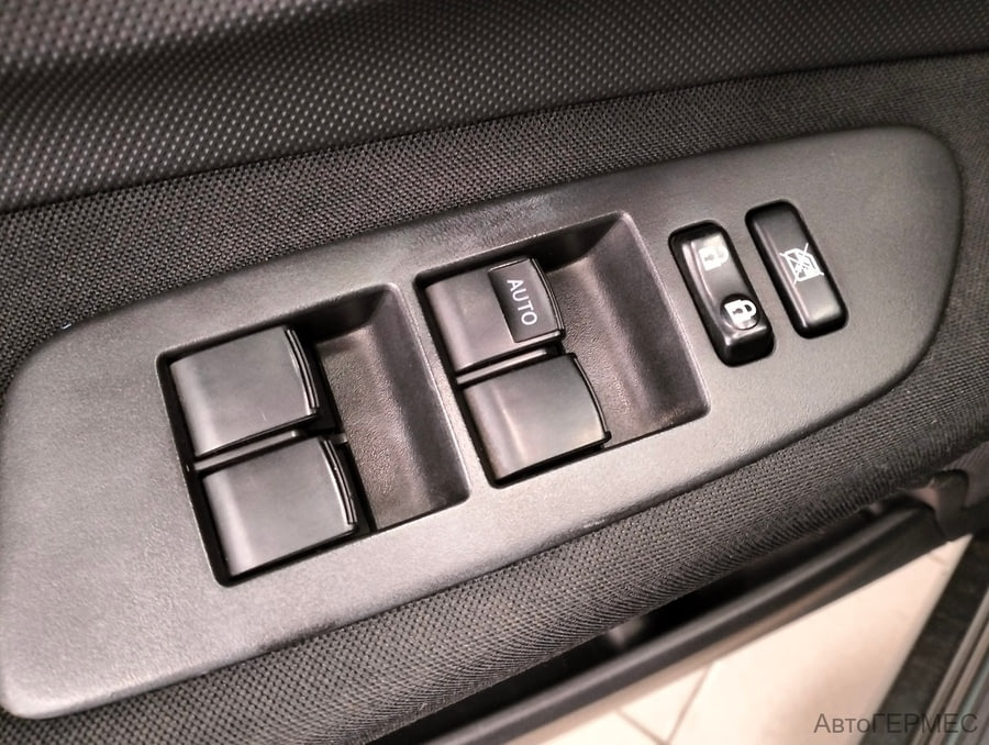 Фото TOYOTA Auris I с пробегом | №9